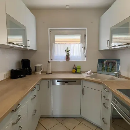 5 Sterne Strandkorb 100m Vom *