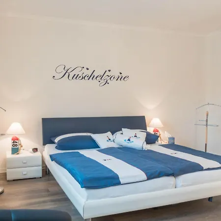 5 Sterne Strandkorb 100m Vom *